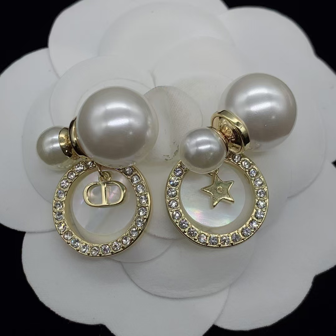 Dior Asymmetric Drop Charms Pearl Earrings - Best Replica Jewelry™