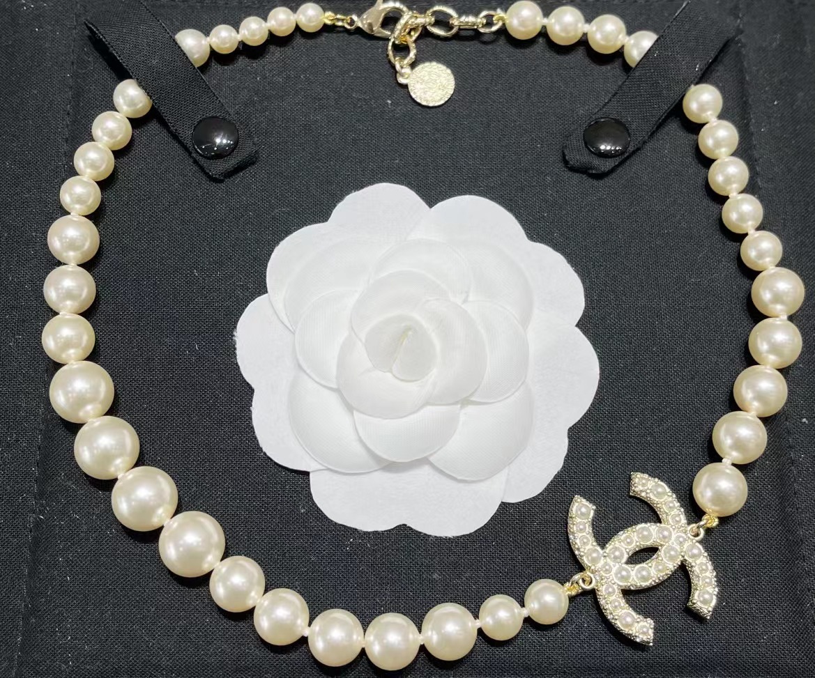 Chanel Vibe Gradient Pearl Necklace - Best Replica Jewelry™