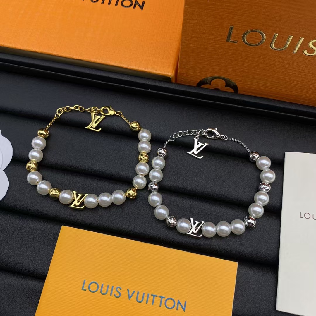 Louis Vuitton Pearl Bracelet - Best Replica Jewelry™
