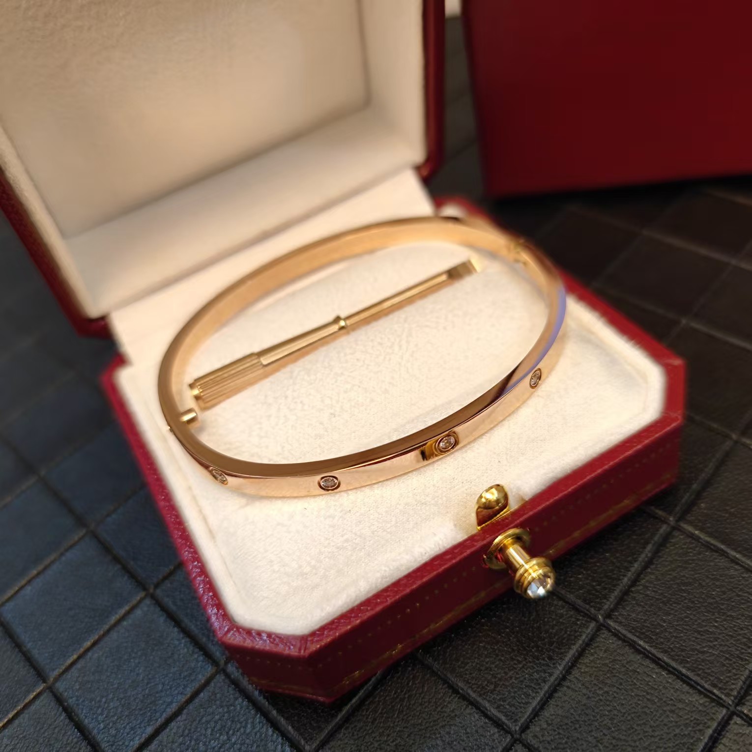 Cartier LOVE Bangle Bracelet - Best Replica Jewelry™