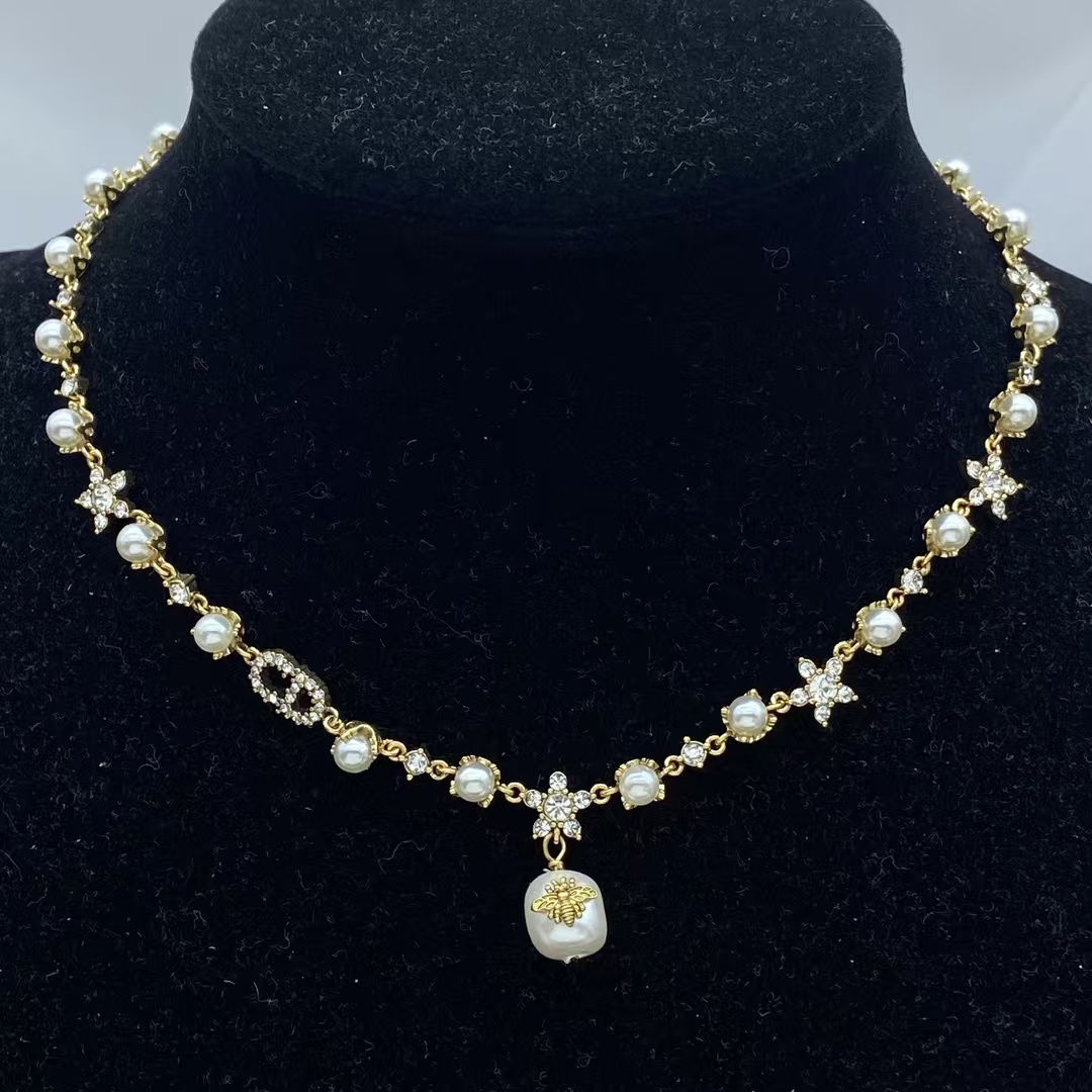Luxury Dior Bee Paved Pearl Pendant Necklace - Best Replica Jewelry™