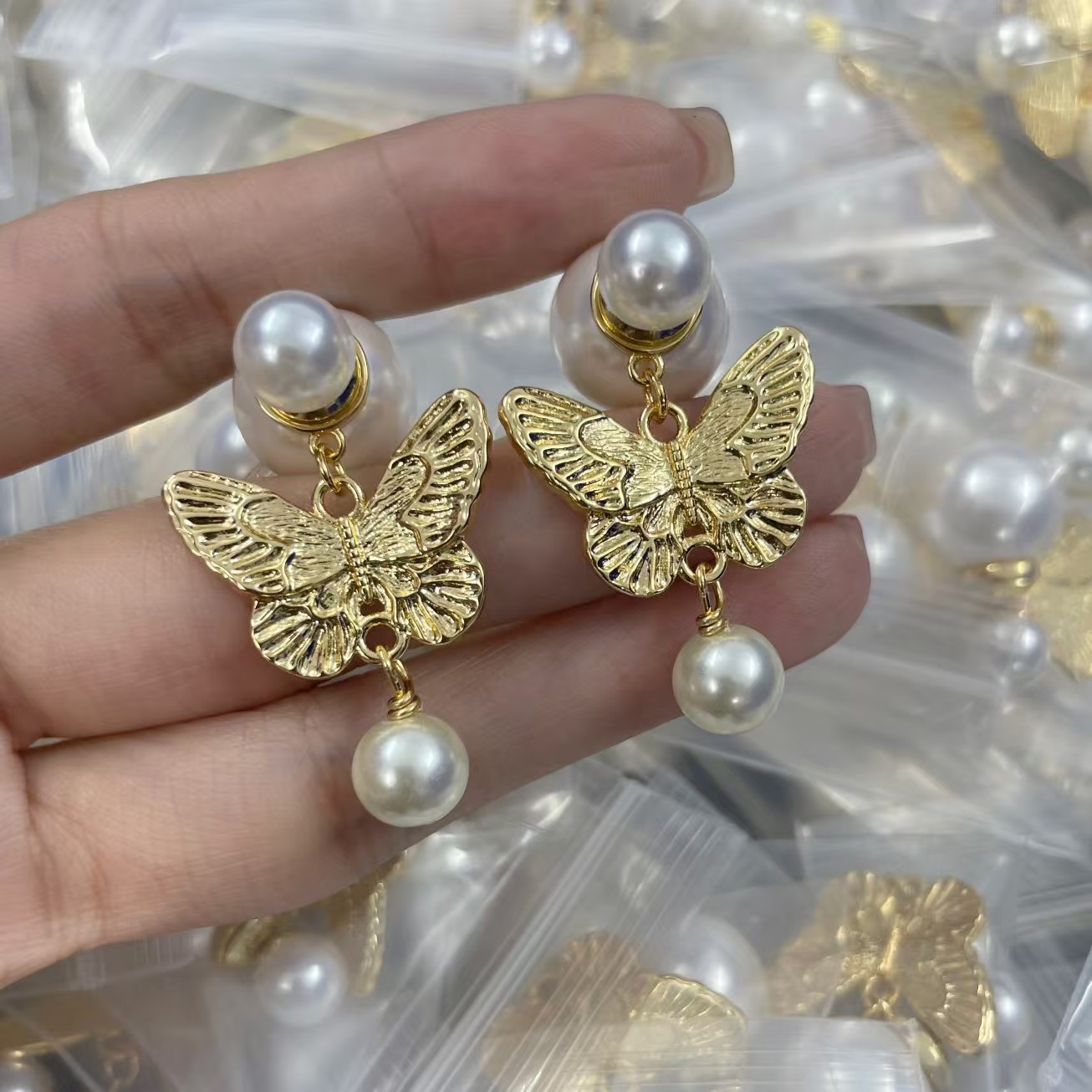 Dior Butterfly with Pearl Earrings - Best Replica Jewelry™