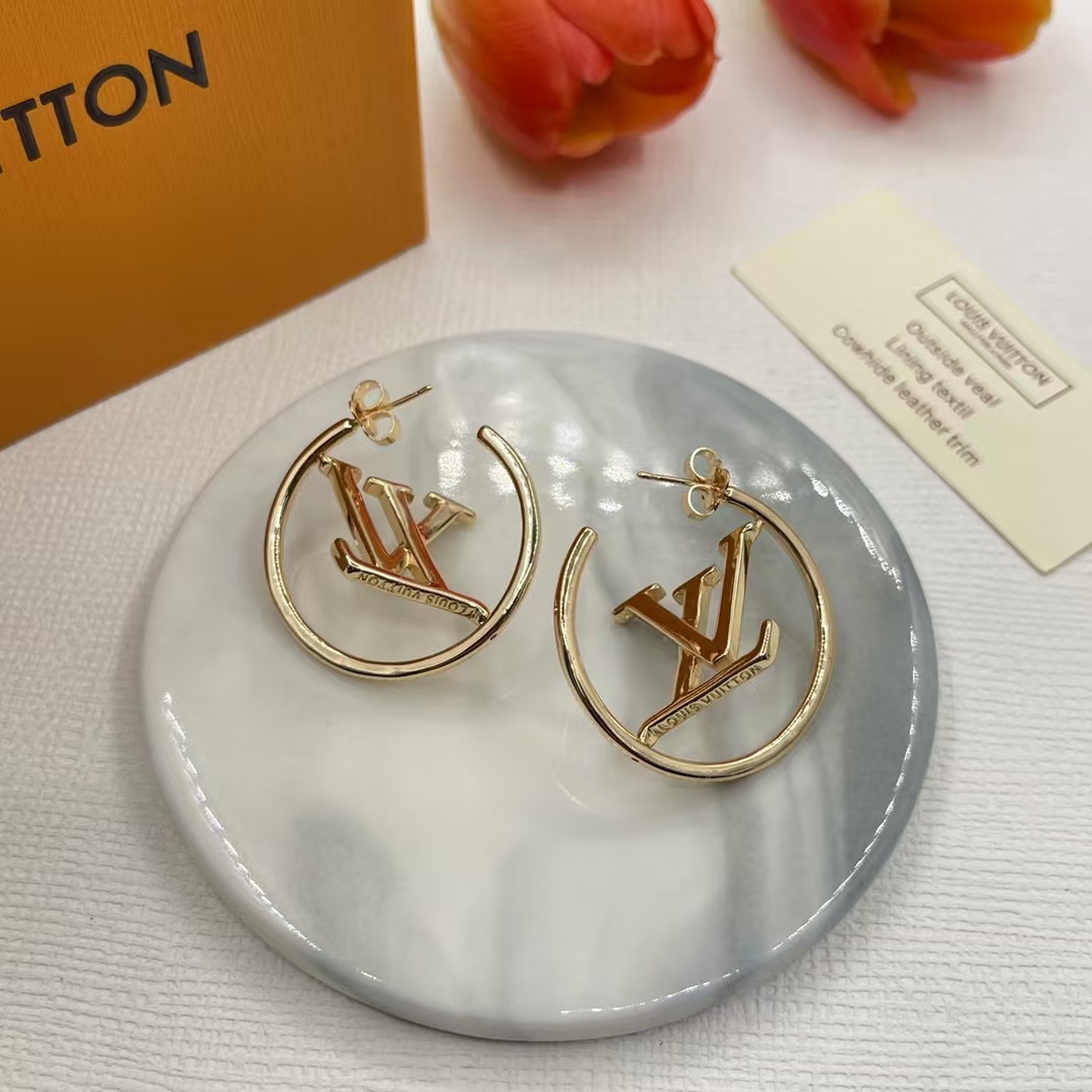 Louis Vuitton Circle LV Letter Earrings - Best Replica Jewelry™
