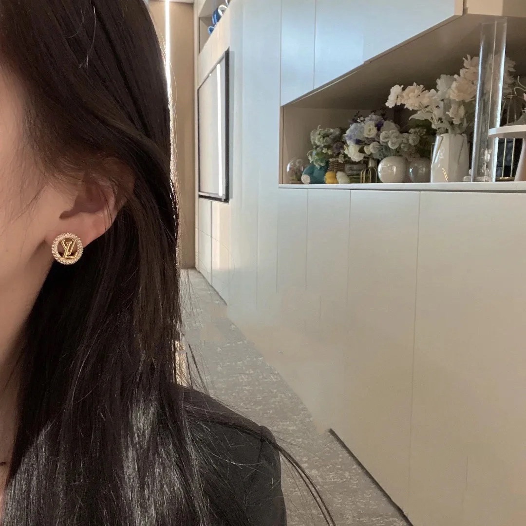 Louis Vuitton Diamond Paved Round Stud Earrings - Best Replica Jewelry™
