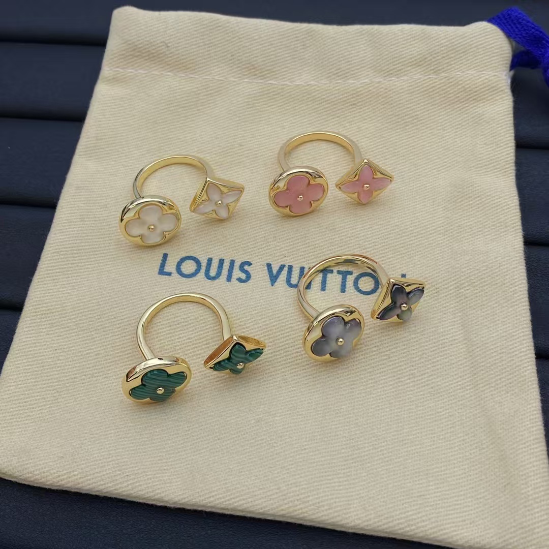 Louis Vuitton Classic Ring - Best Replica Jewelry™