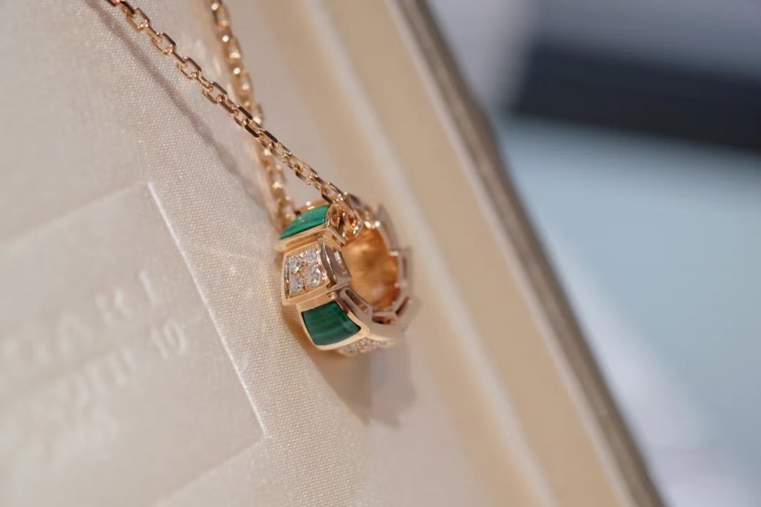 Bvlgari Serpenti Viper Necklace - Best Replica Jewelry™