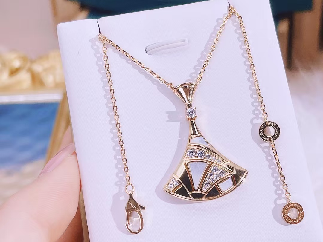 Bvlgari Divas' Dream Necklace - Best Replica Jewelry™