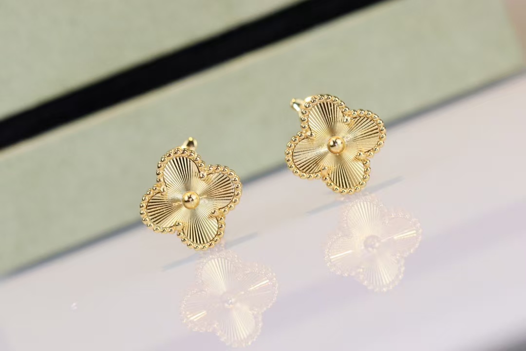 VCA Vintage Alhambra Earrings - Best Replica Jewelry™