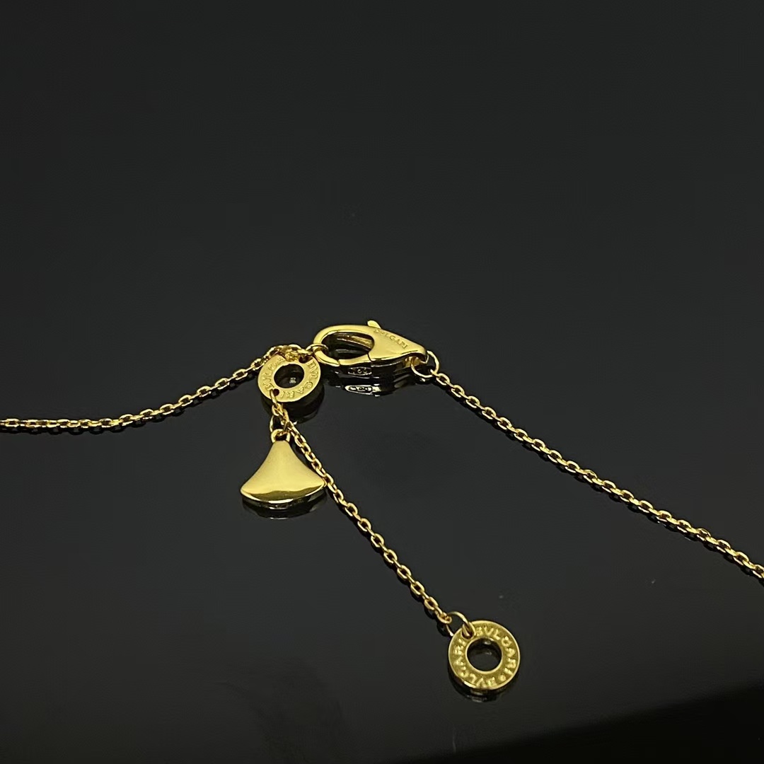 Bvlgari Divas' Dream Necklace - Best Replica Jewelry™