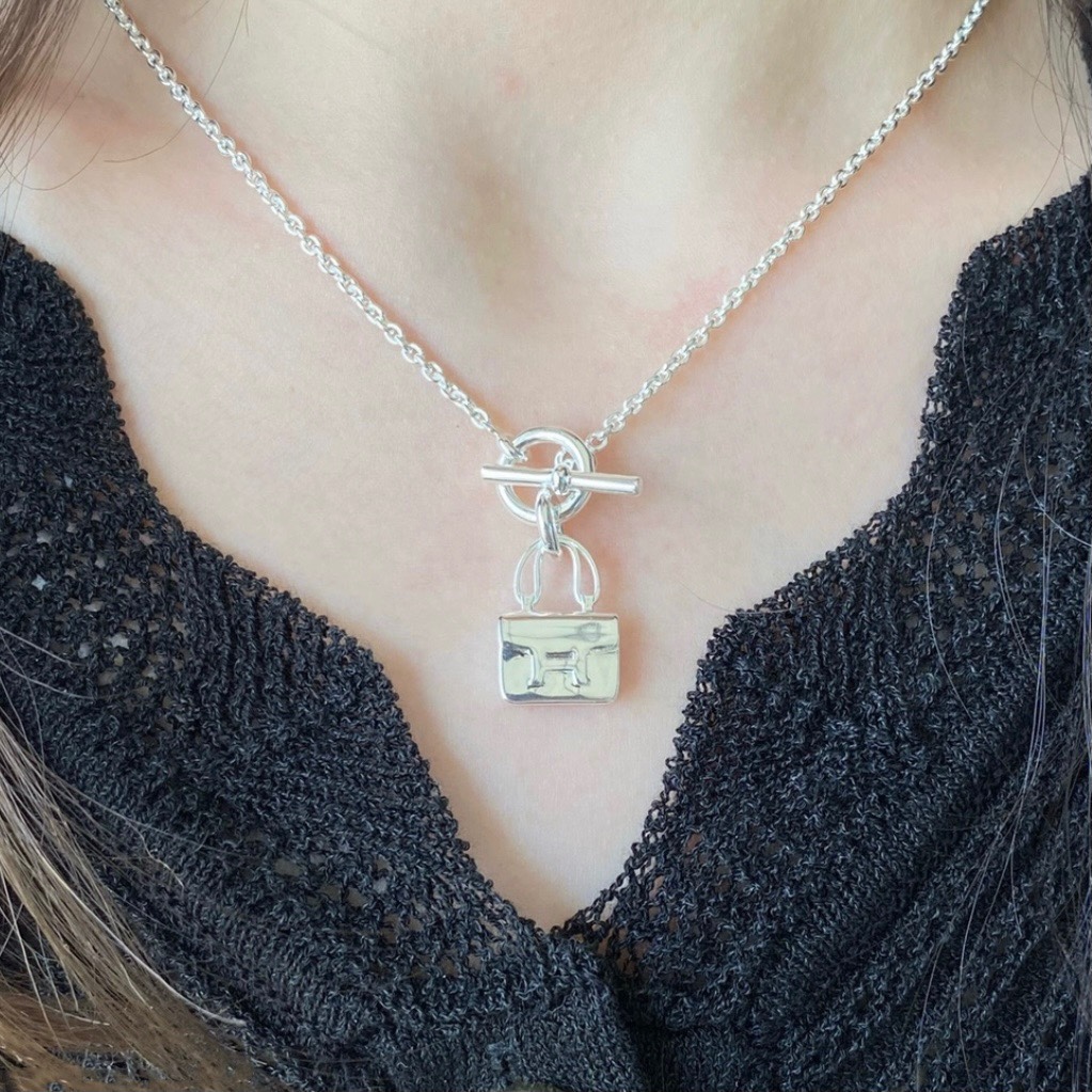 Hermes OT Clasp Plain Surface Bag Pendant Necklace - Best Replica Jewelry™