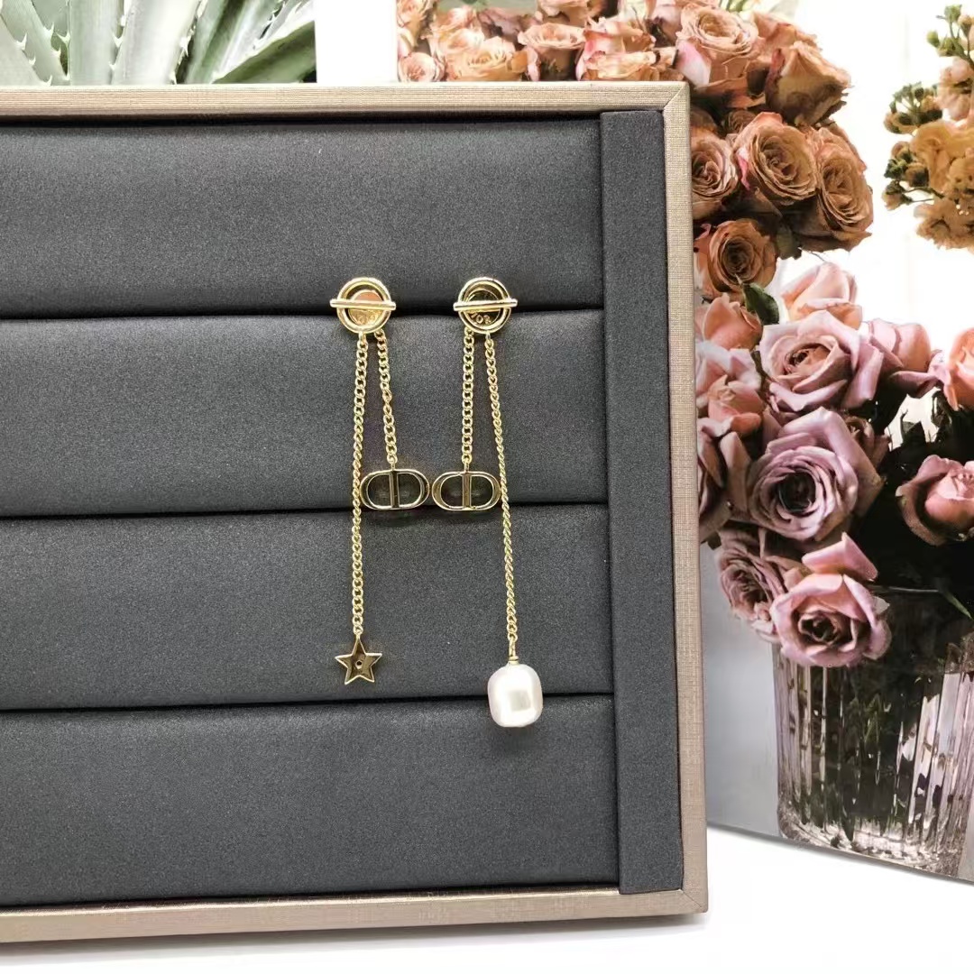 Dior Asymmetric Star Pearl Dangle Long Earrings - Best Replica Jewelry™