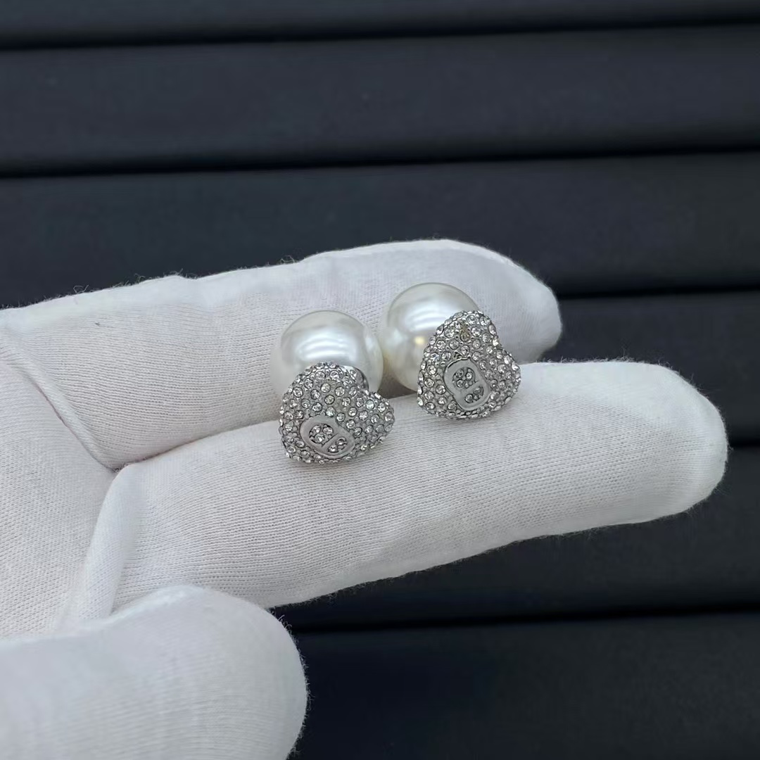 Dior Heart and Pearl Stud Earrings - Best Replica Jewelry™