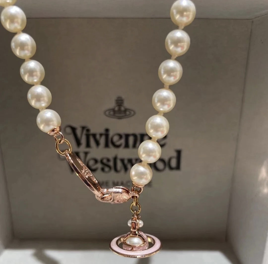 Vivienne Westwood Enamel Saturn Pearl Necklace - Best Replica Jewelry™