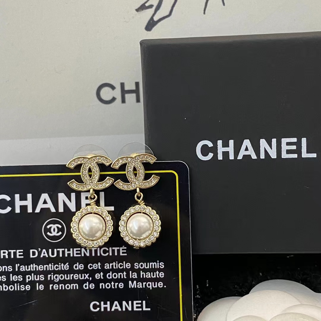 Chanel Double C Pearl Dangle Earrings - Best Replica Jewelry™
