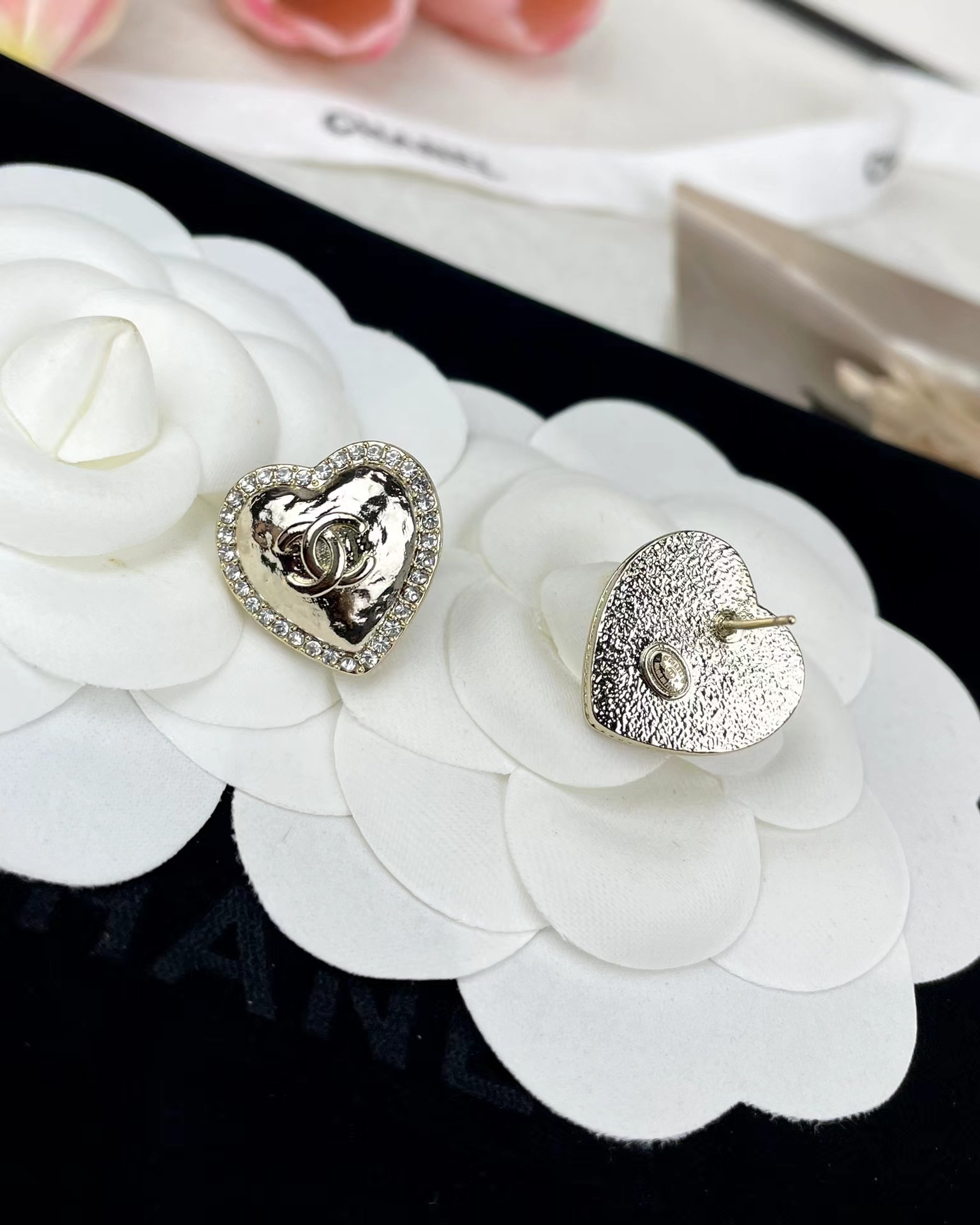 Chanel Gold Love Heart Stud Earring - Best Replica Jewelry™