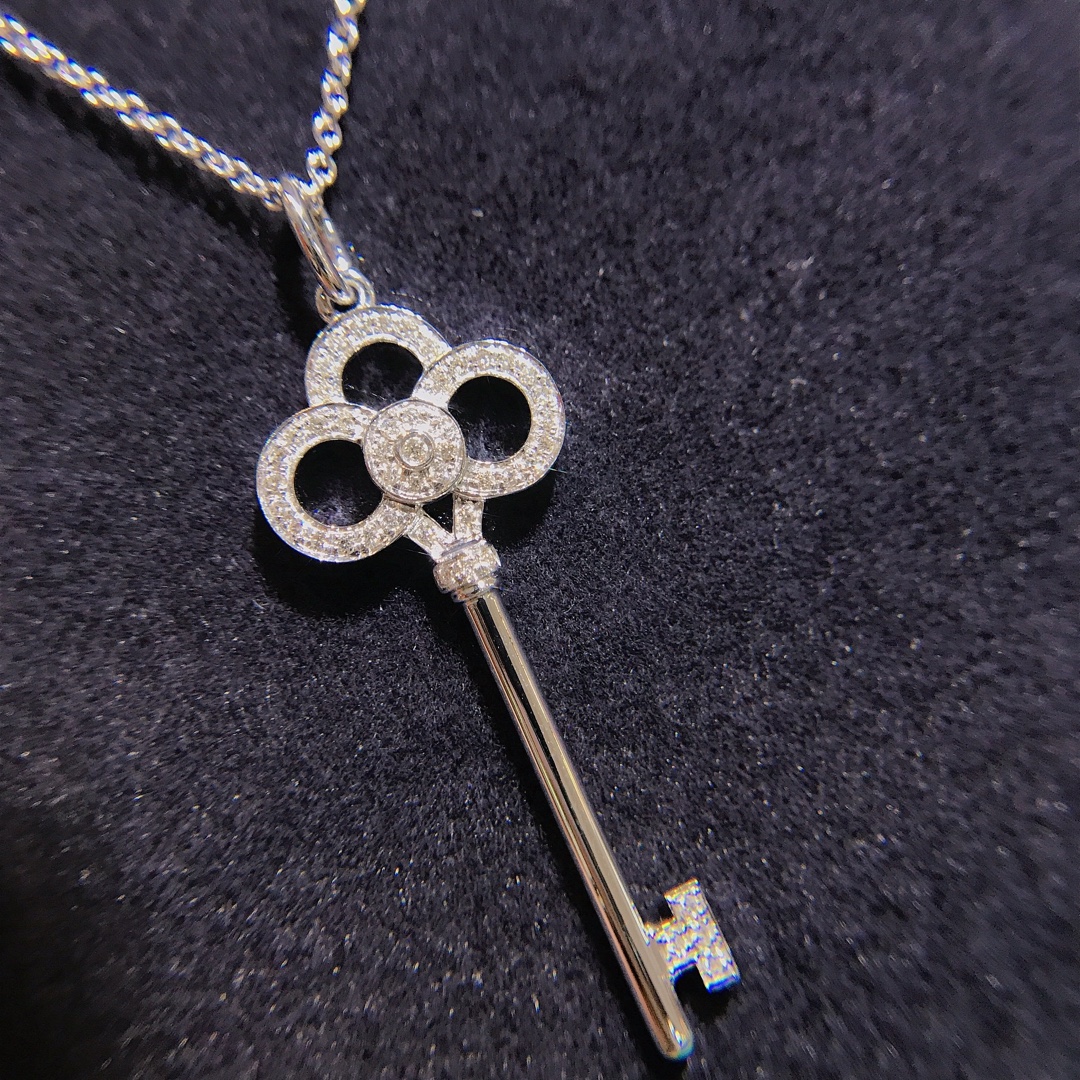 Tiffany Crown Key Pendant Necklace - Best Replica Jewelry™