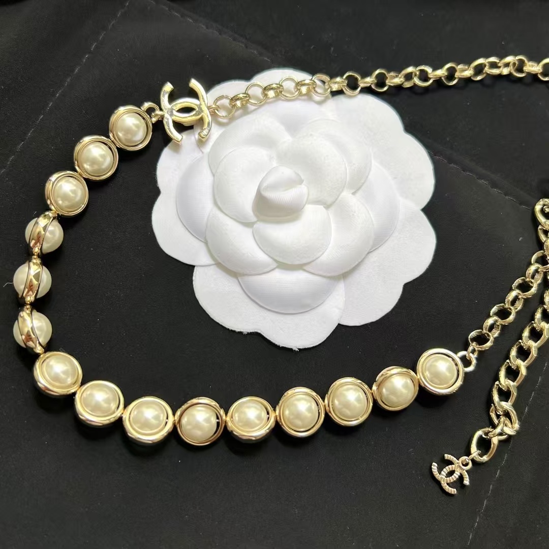 Chanel Half Chain Half Ehancered Pearl Necklace - Best Replica Jewelry™