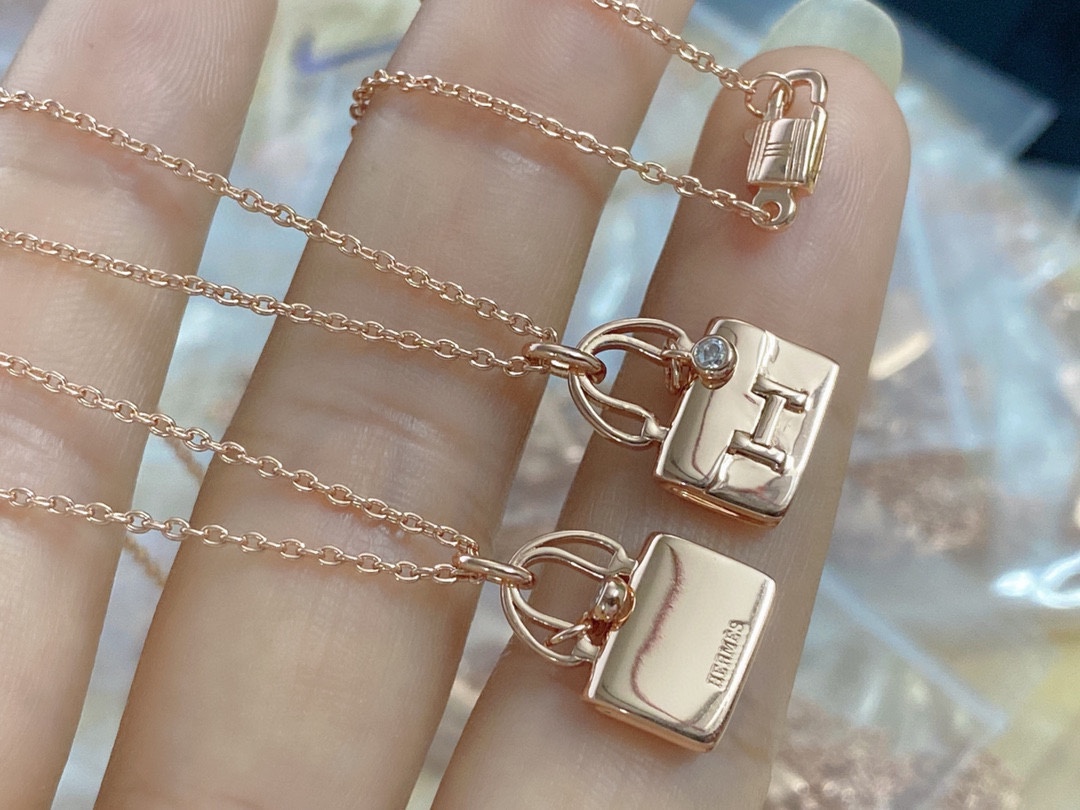 Hermes Plain Surface Bag Pendant Necklace - Best Replica Jewelry™