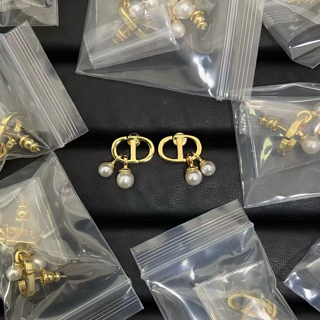 Dior Two Pearls Drop Earrings - Best Replica Jewelry™