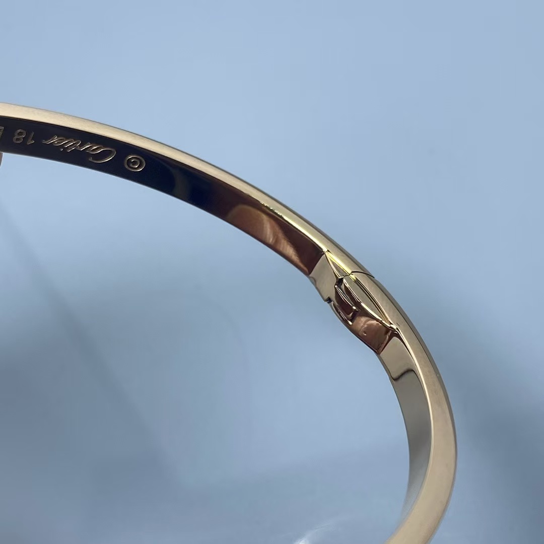 Cartier LOVE Bracelet Bangle - Best Replica Jewelry™
