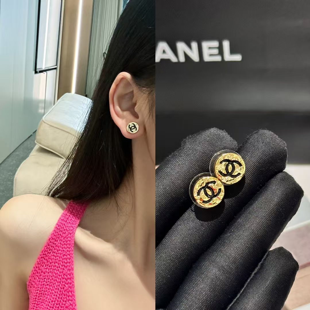 Chanel Round Stud Earrings - Best Replica Jewelry™