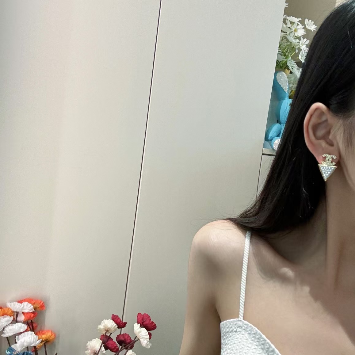 Chanel Geometric Triangle Stud Earrings - Best Replica Jewelry™