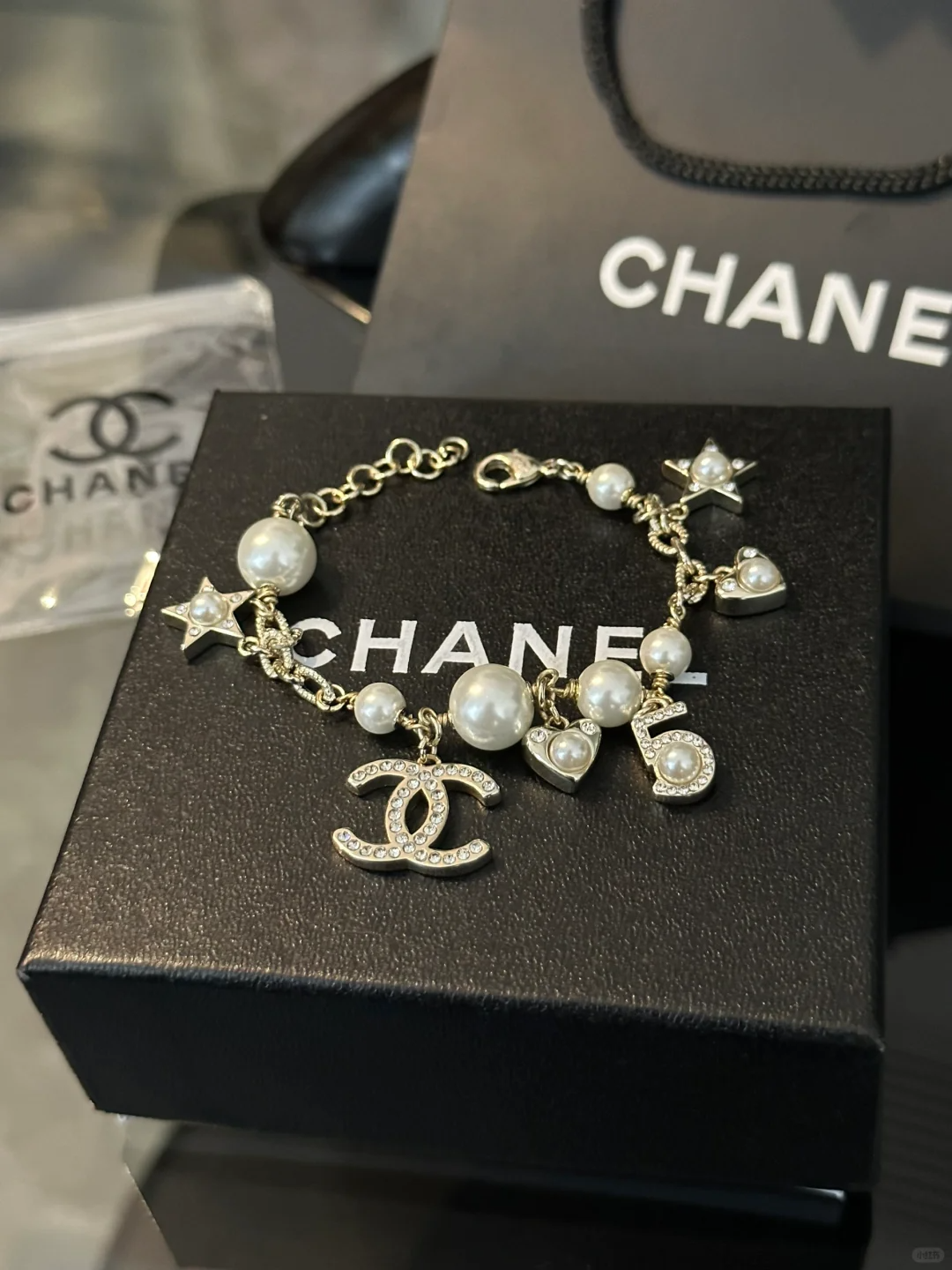 Chanel Heart Star NO.5 Pearl Bracelet - Best Replica Jewelry™