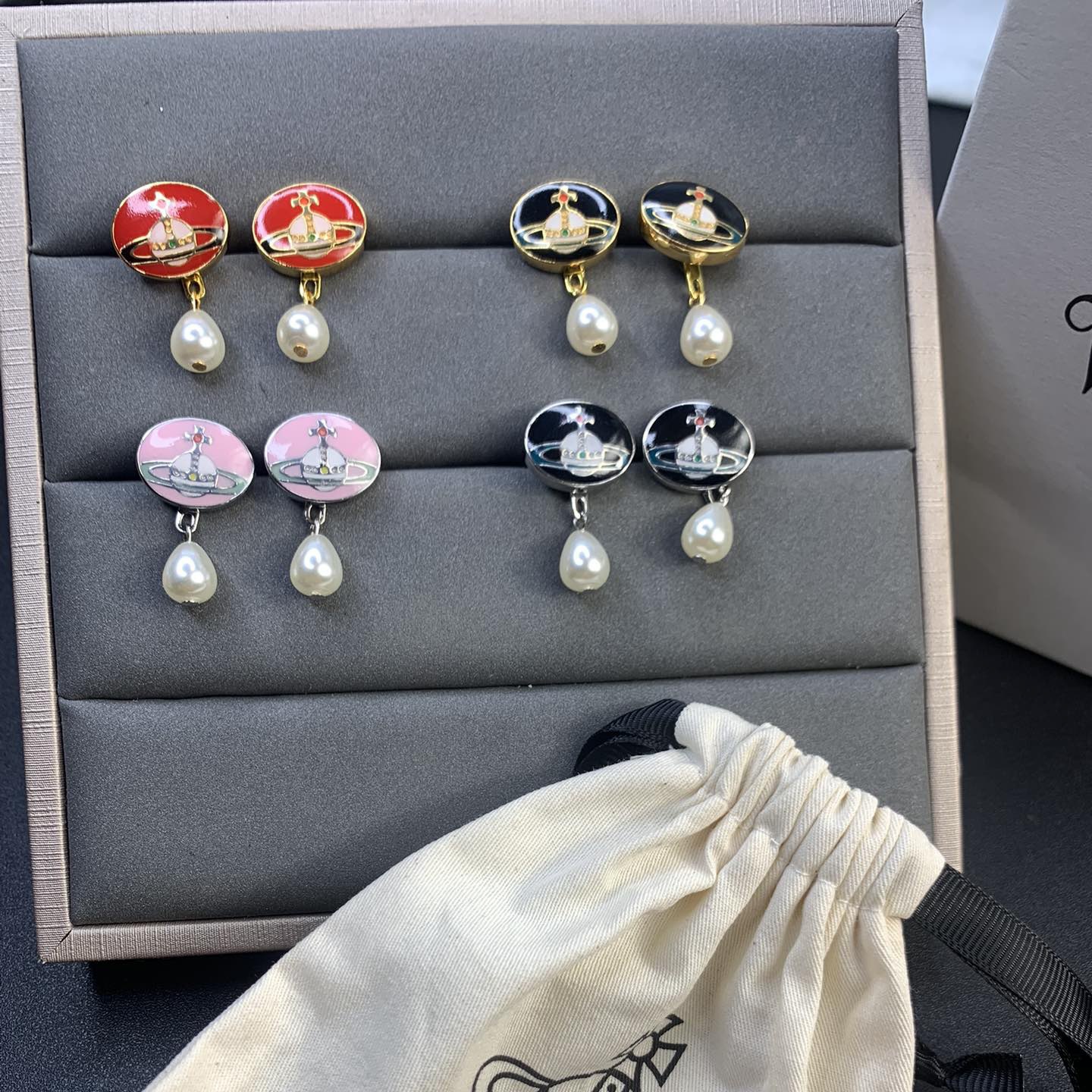 Vivienne Westwood Enamel Detachable  Teardrop Pearl Earrings - Best Replica Jewelry™