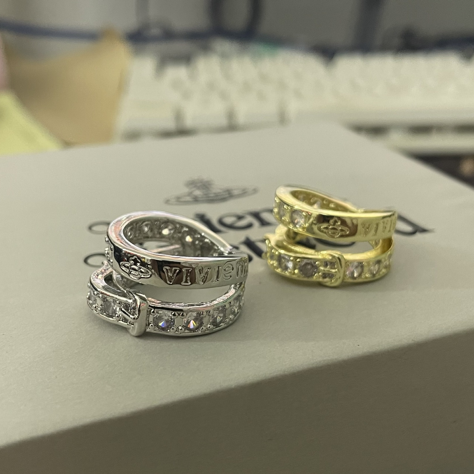 Vivienne Westwood Unisex Style Belt Saturn Couple Ring - Best Replica Jewelry™