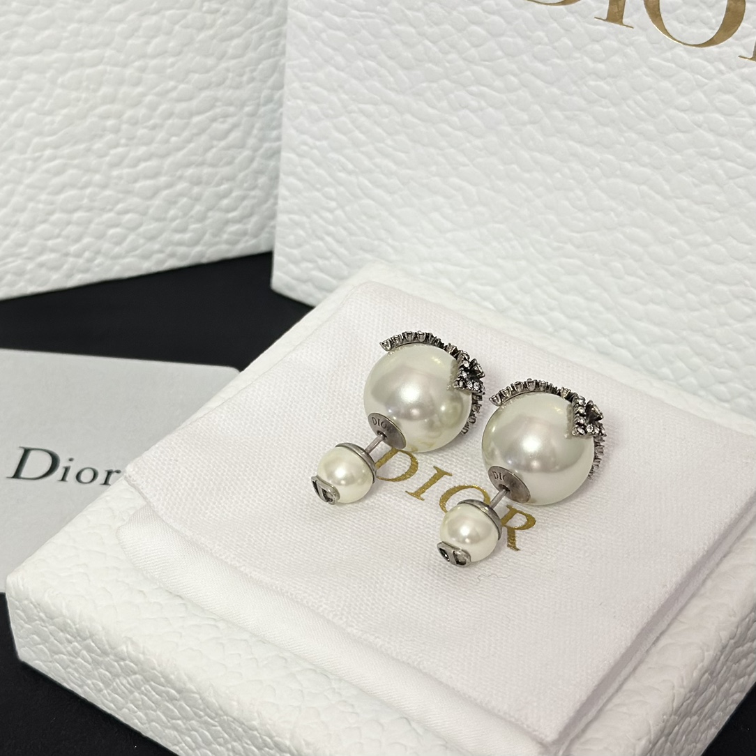 Dior Butterfly Paved on Pearl Stud Earrings - Best Replica Jewelry™