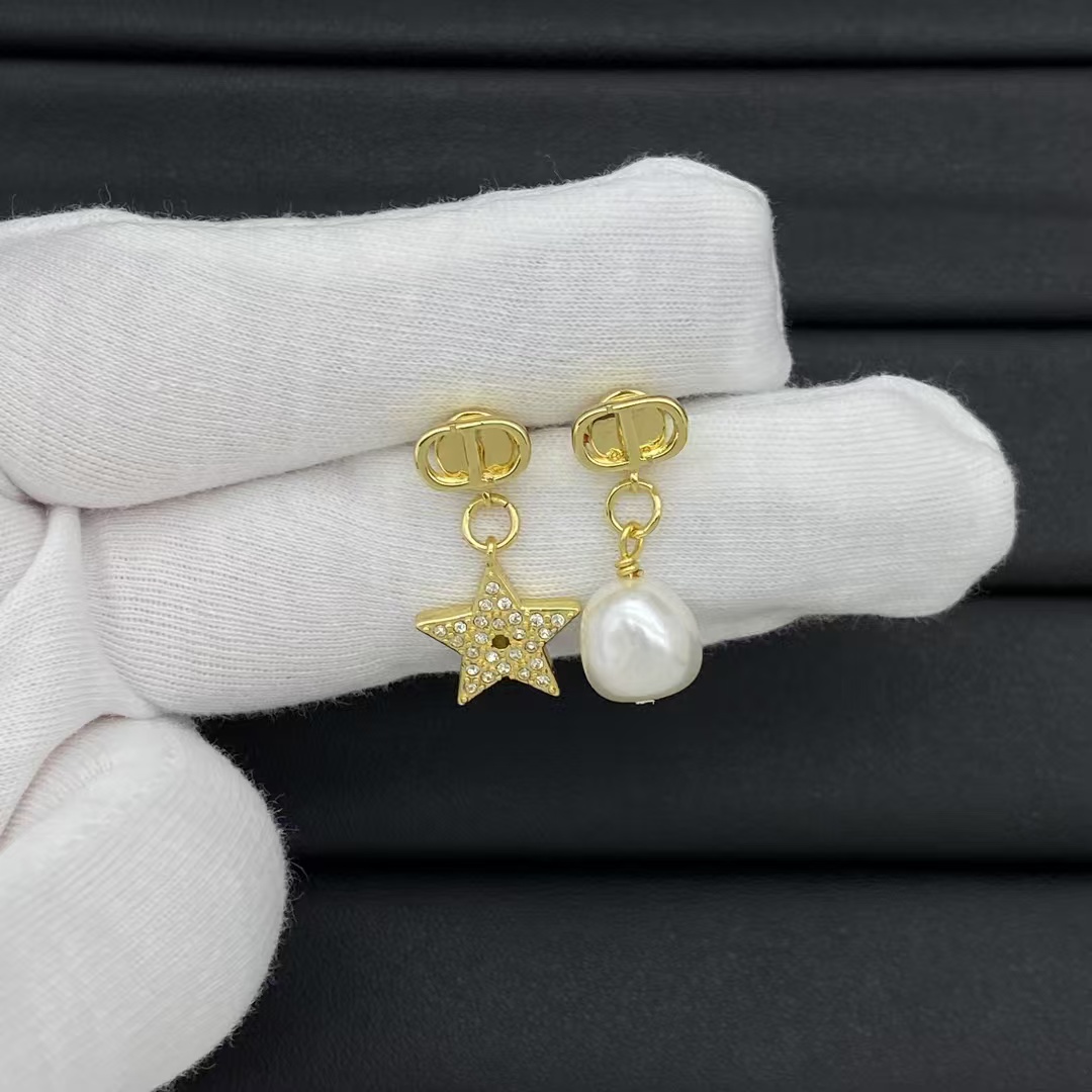 Dior Asymmetric Star Pearl Earrings - Best Replica Jewelry™