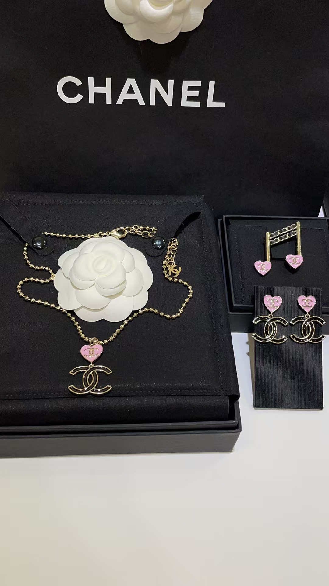 Chanel Diamond Pearl Paved Double C Pendant Pearl Necklace - Best Replica Jewelry™