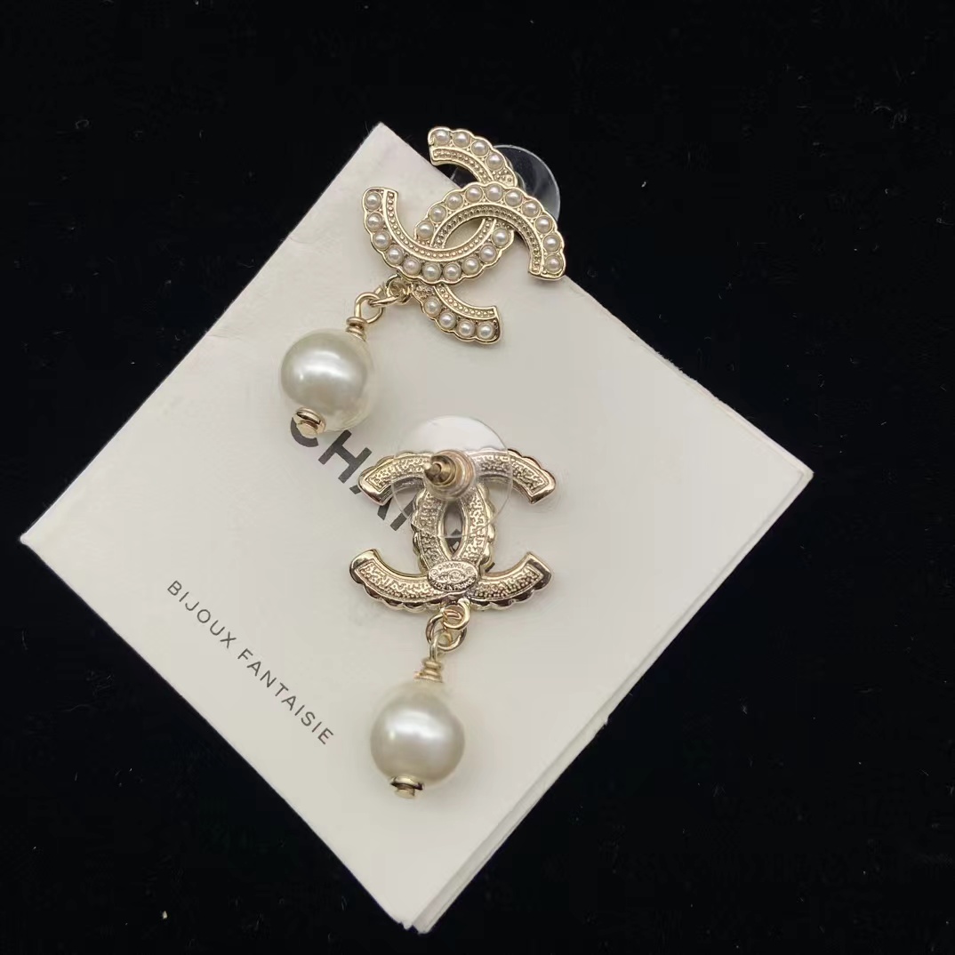 Chanel Pearl Drop Earrings - Best Replica Jewelry™