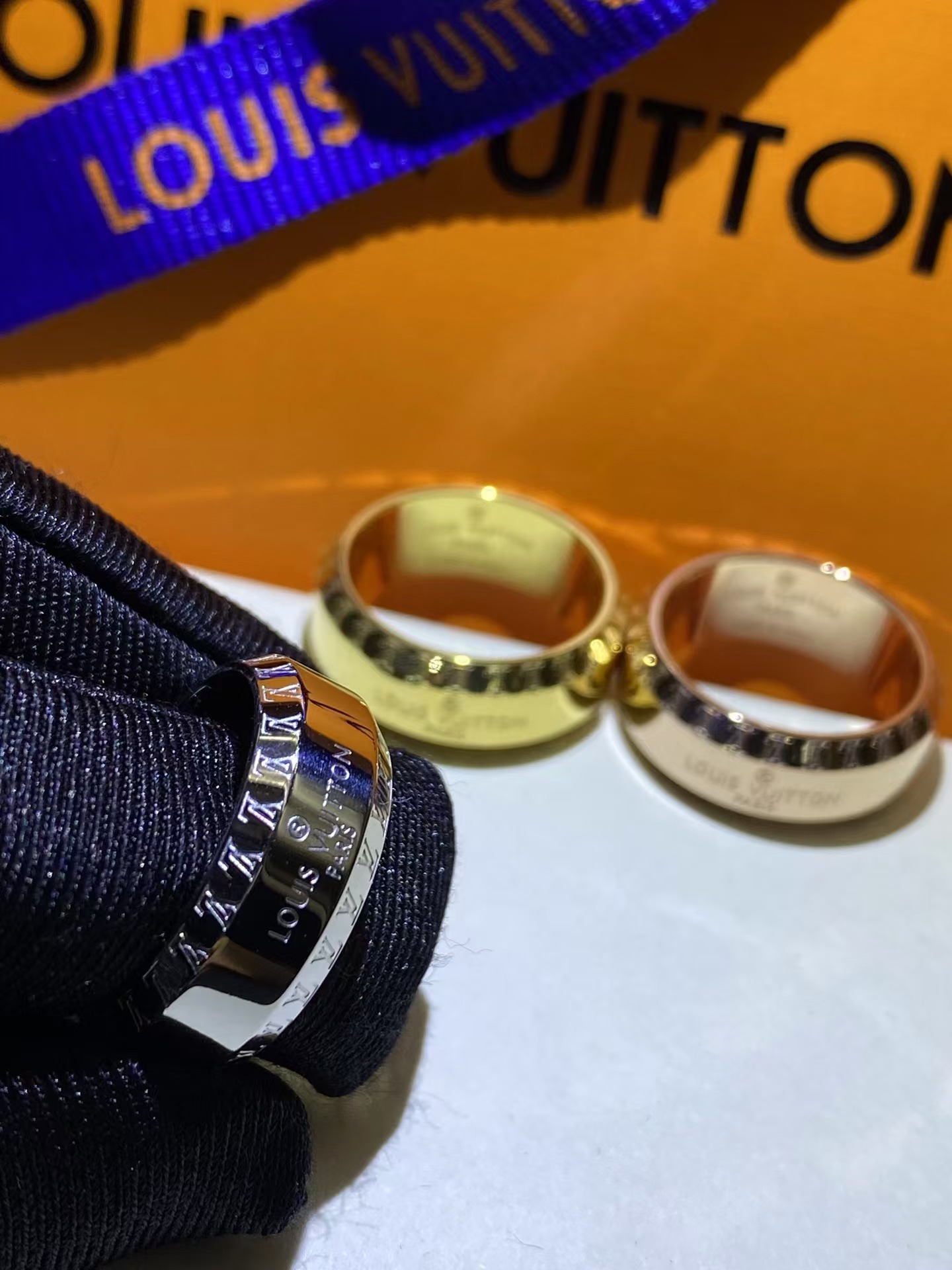 Louis Vuitton Unisex Wide Ring - Best Replica Jewelry™