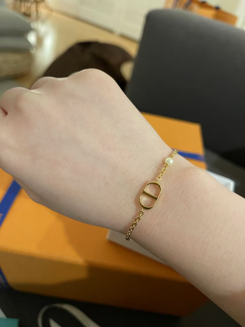 Dior Minimalistic CD Bracelet - Best Replica Jewelry™