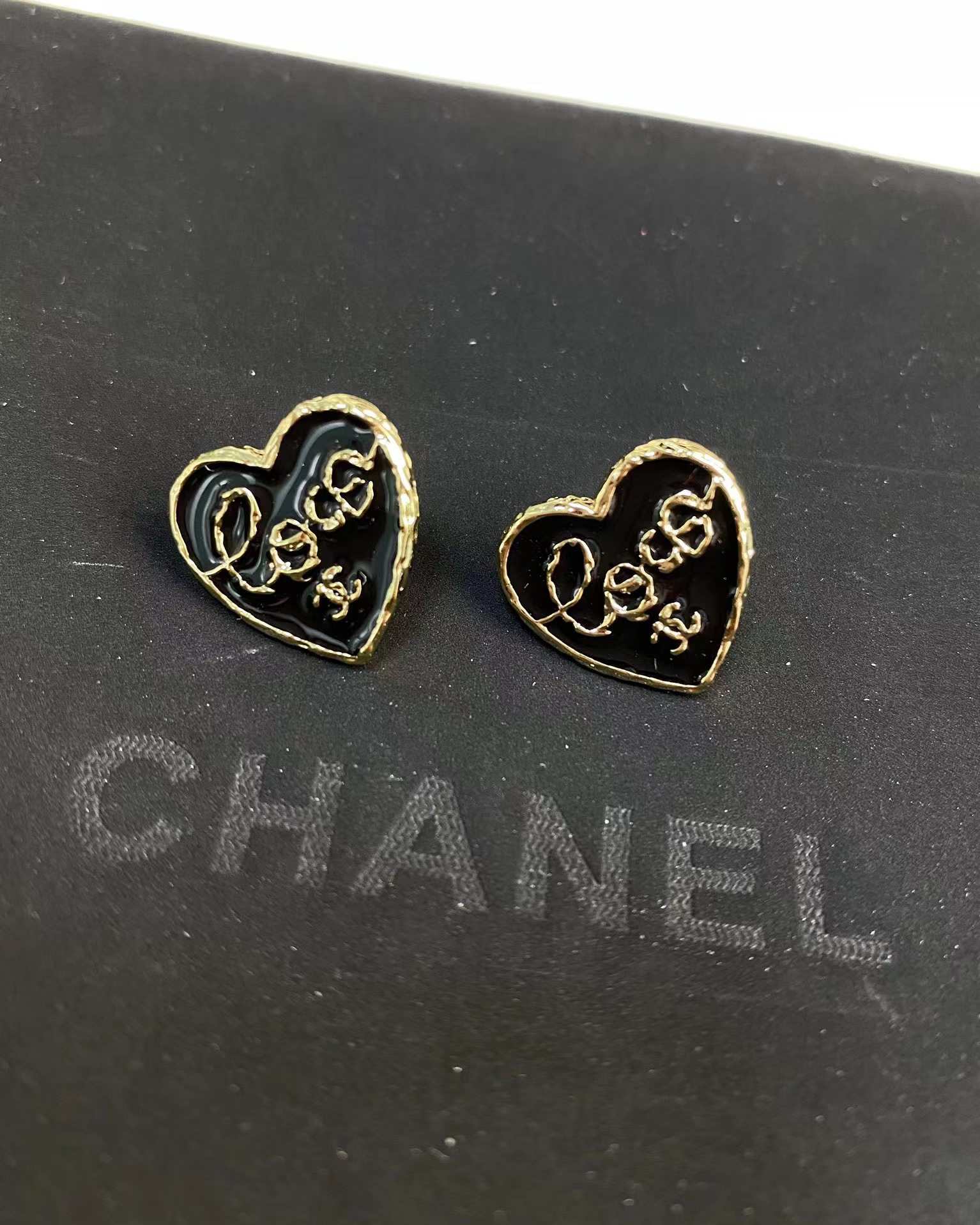 Chanel Black Love Heart Stud Earrings - Best Replica Jewelry™