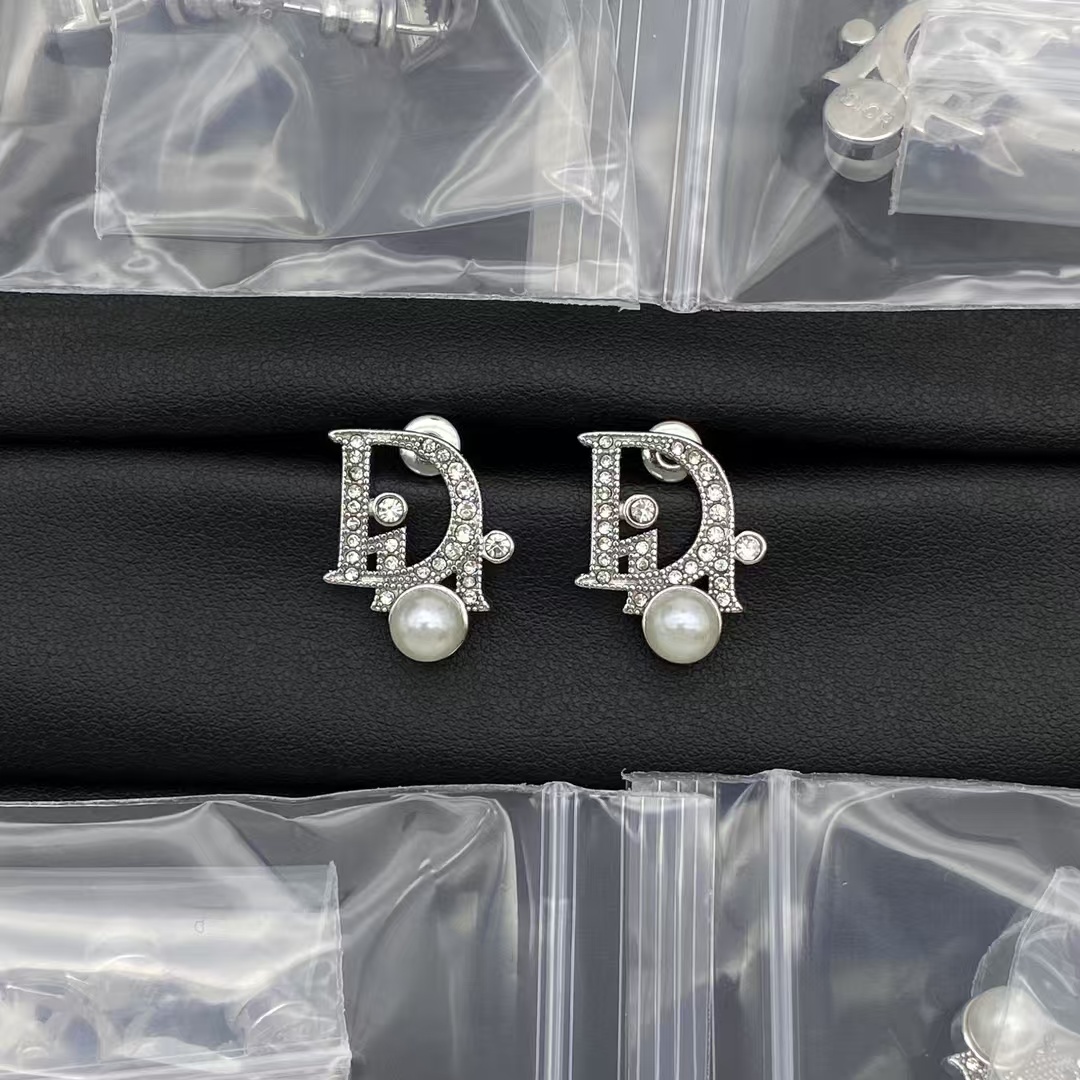 Dior Letters Pearl Stud Earrings - Best Replica Jewelry™