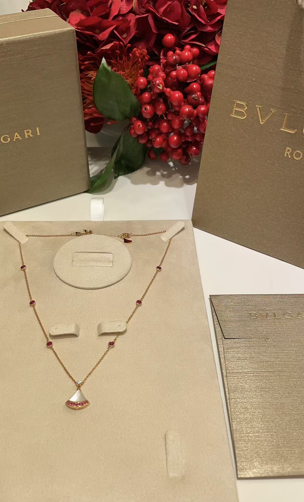 Bvlgari Divas' Dream Necklace - Best Replica Jewelry™