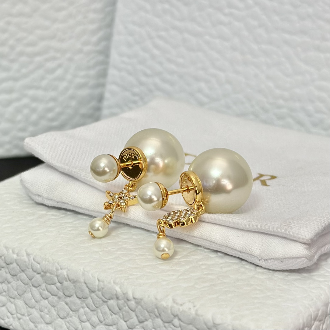 Dior Asymmetric Star Clover Dangle Pearl Earrings - Best Replica Jewelry™