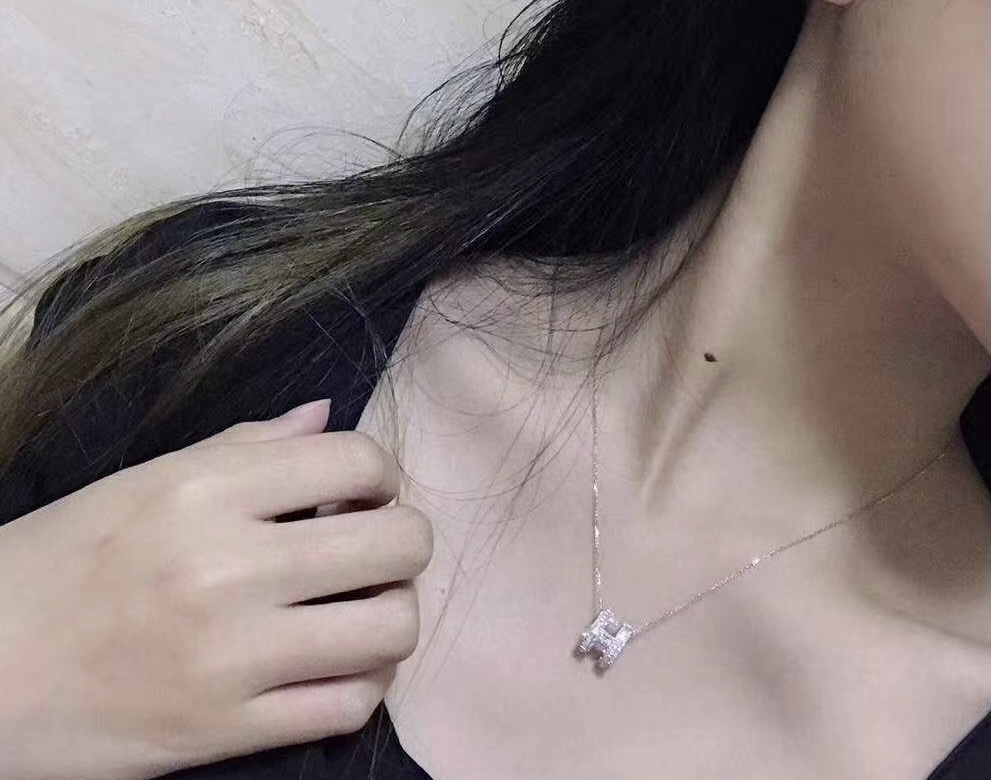 Hermes Diamond Paved H Pendant Necklace - Best Replica Jewelry™