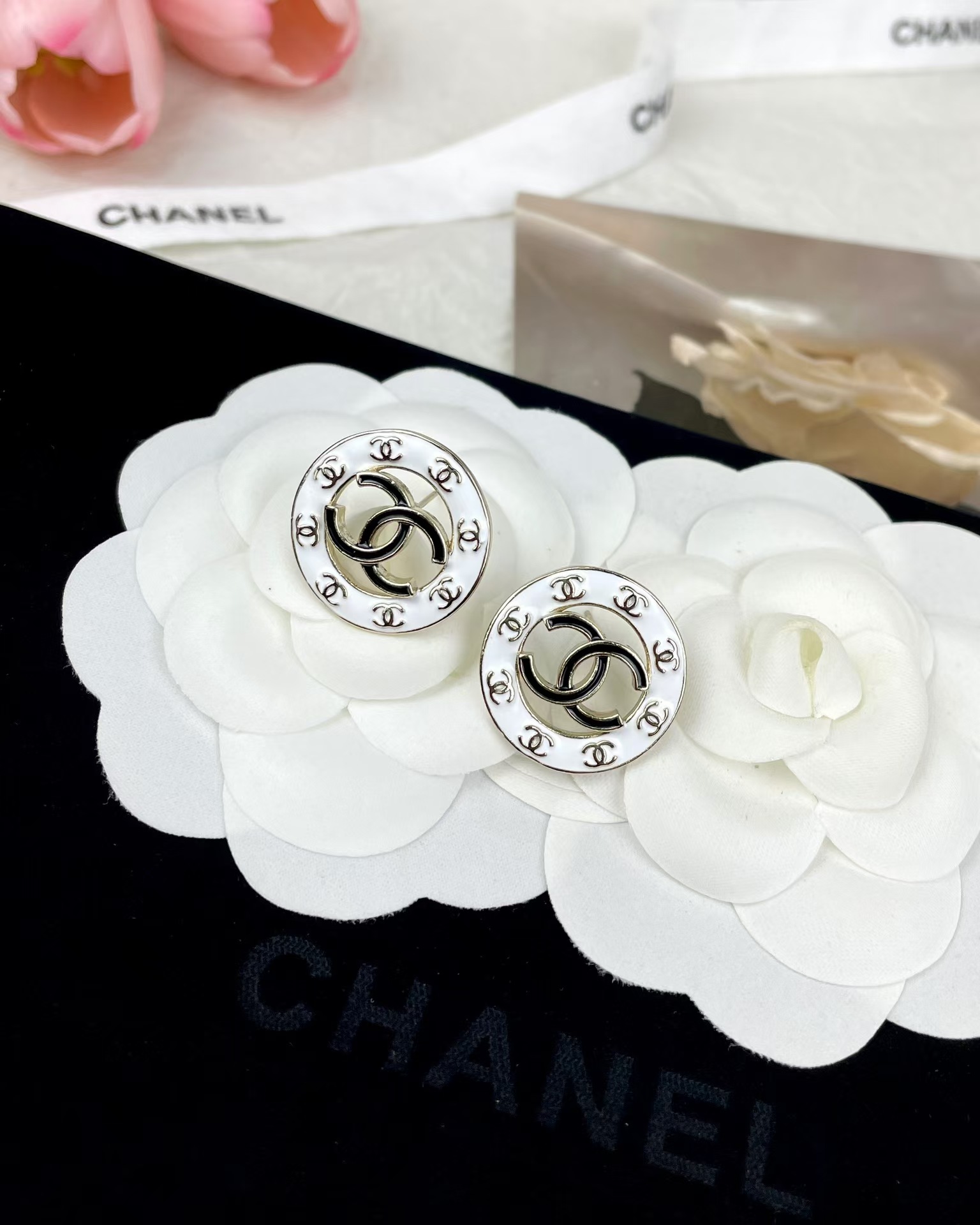 Chanel Round White and Black Enamel Stud Earrings - Best Replica Jewelry™