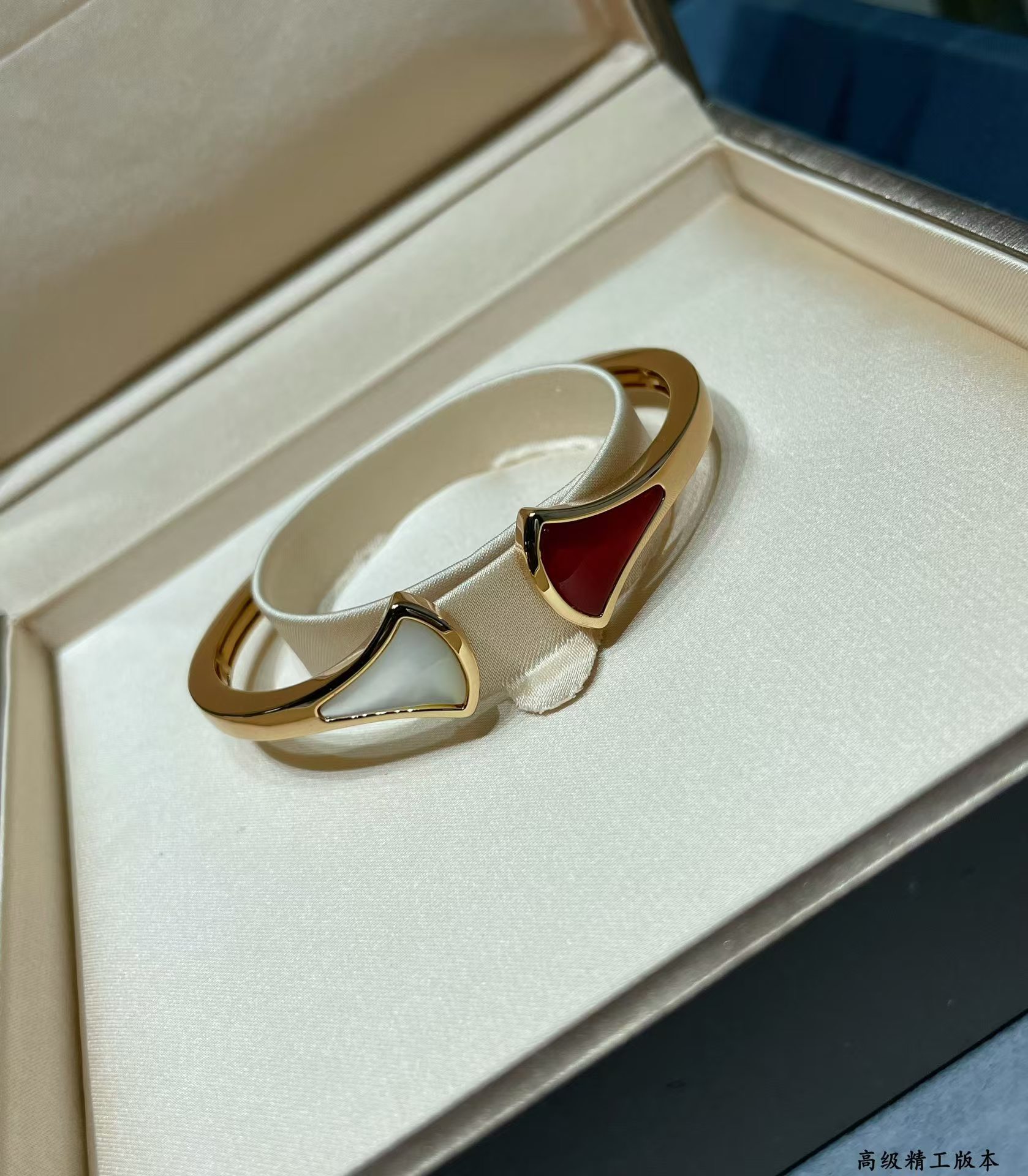 Bvlgari Divas Dream Open Cuff Bangle Bracelet in Yellow Gold - Best Replica Jewelry™