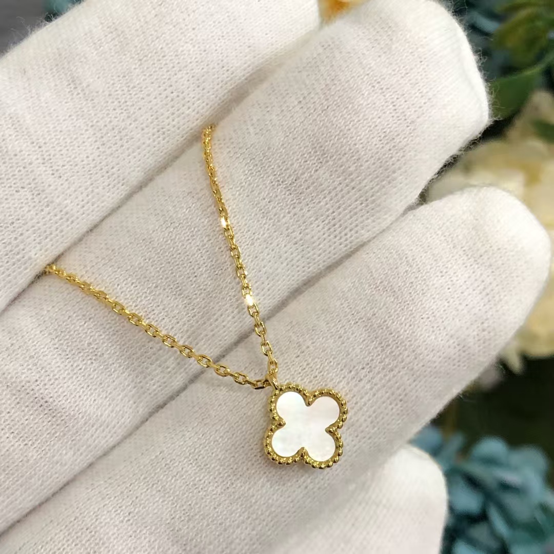 VCA Sweet Alhambra Pendant Necklace - Mini - Best Replica Jewelry™