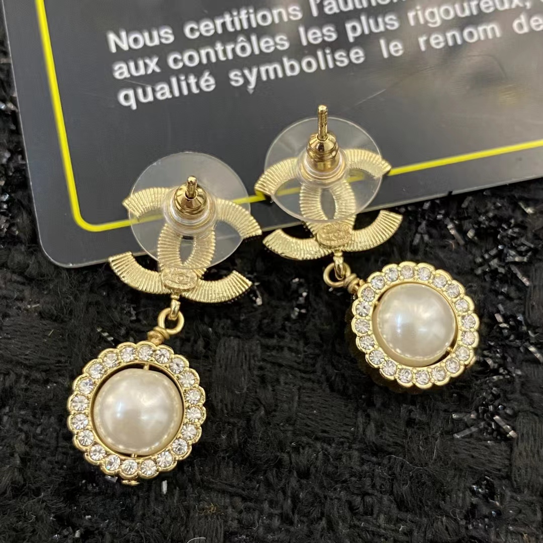 Chanel Double C Pearl Dangle Earrings - Best Replica Jewelry™
