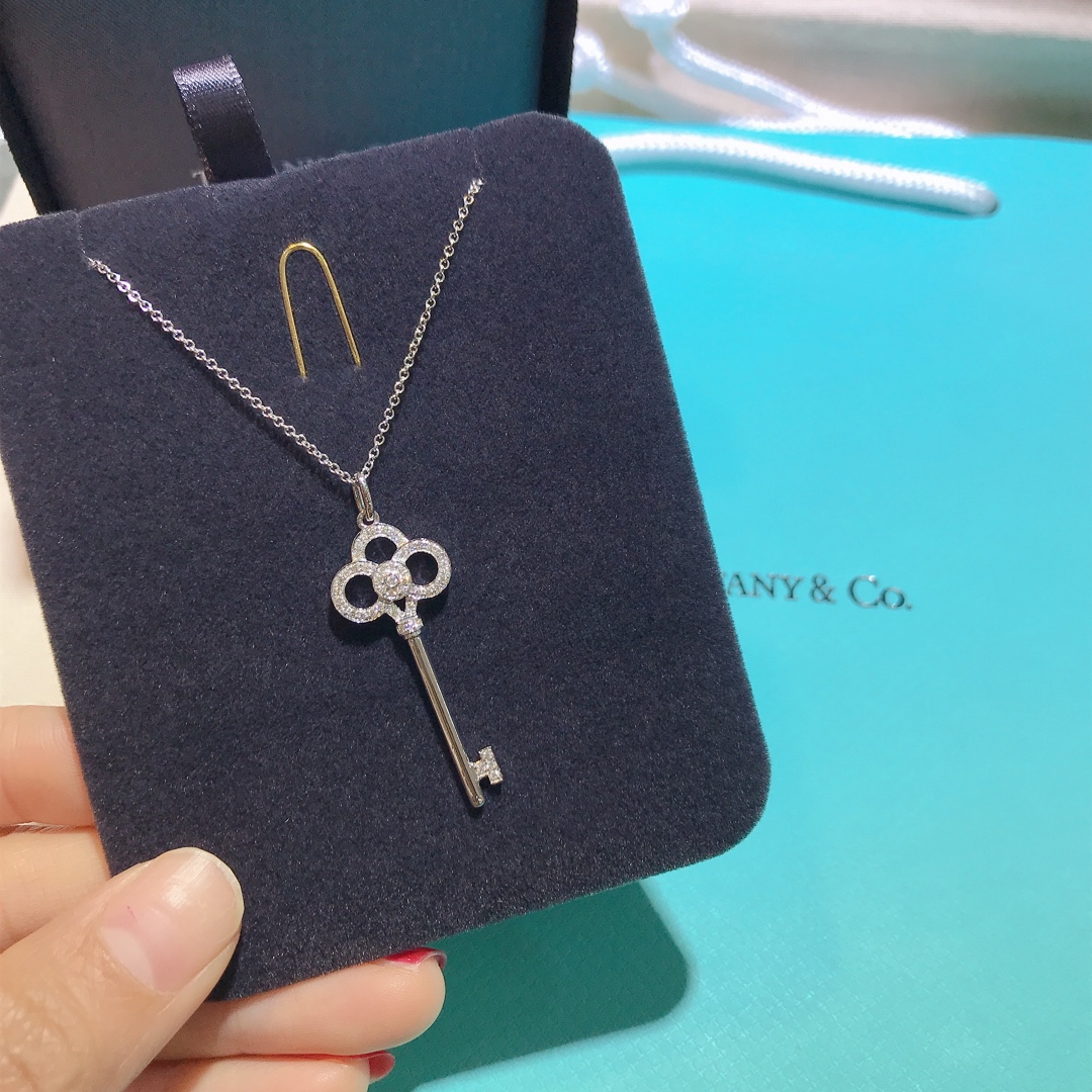 Tiffany Crown Key Pendant Necklace - Best Replica Jewelry™