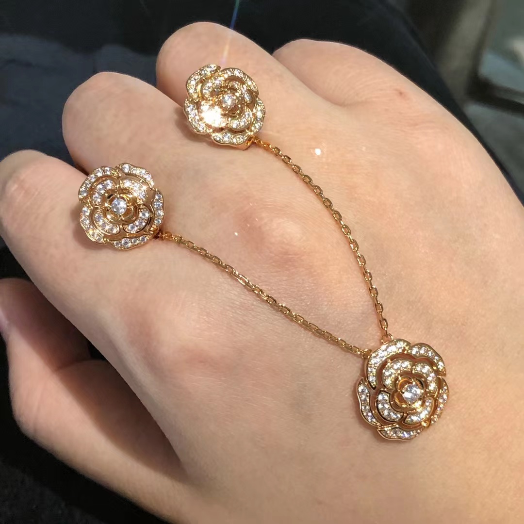 Chanel Diamond Camellia Flower Pendant Necklace - Best Replica Jewelry™