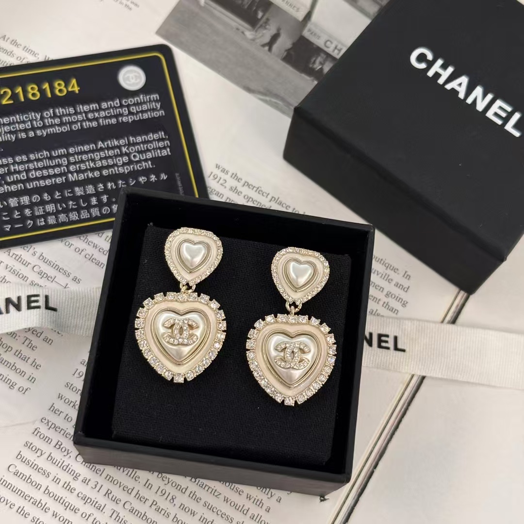 Chanel Two Heart Dangle Pearl Earrings - Best Replica Jewelry™