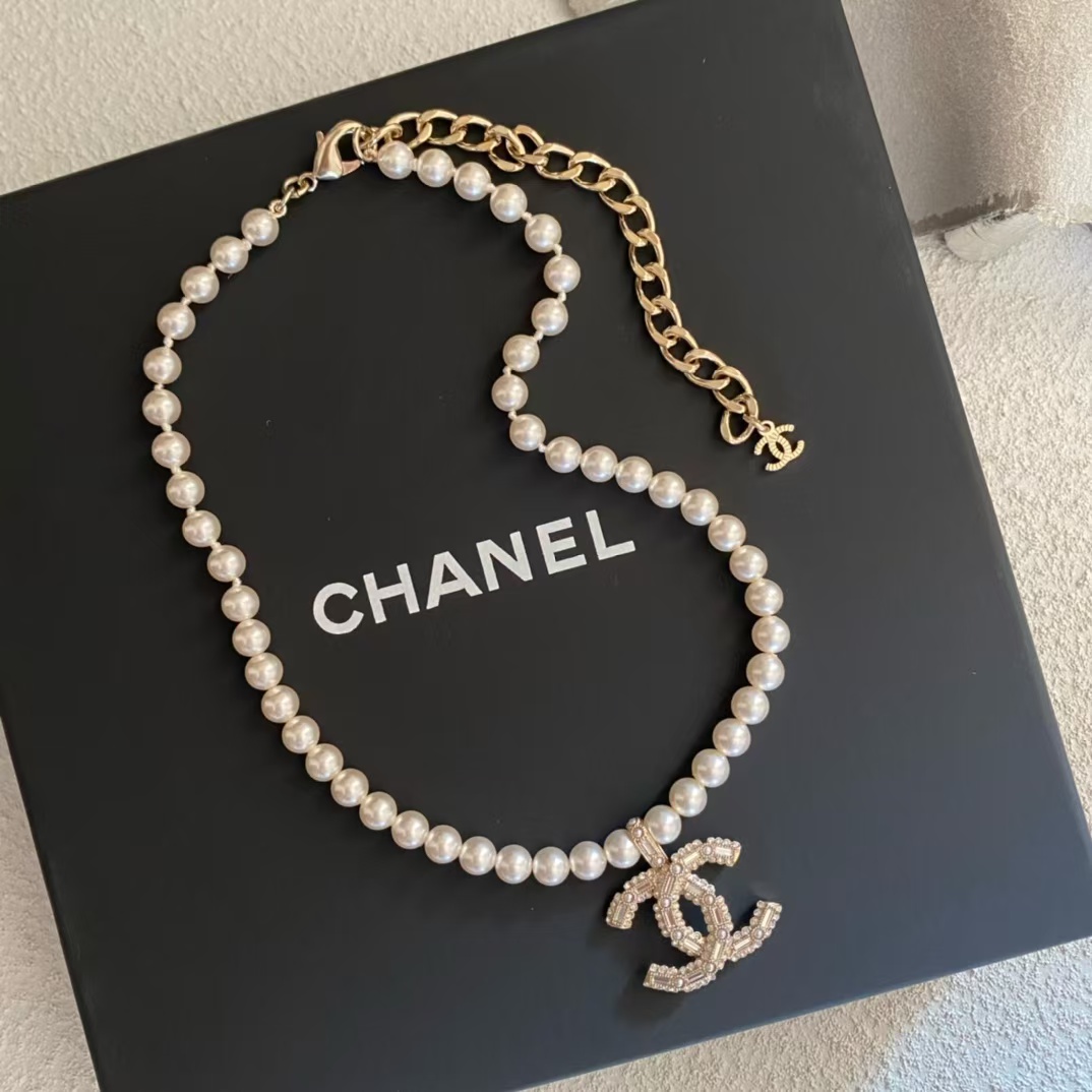 Chanel Big Double C Pendant Pearl Necklace - Best Replica Jewelry™