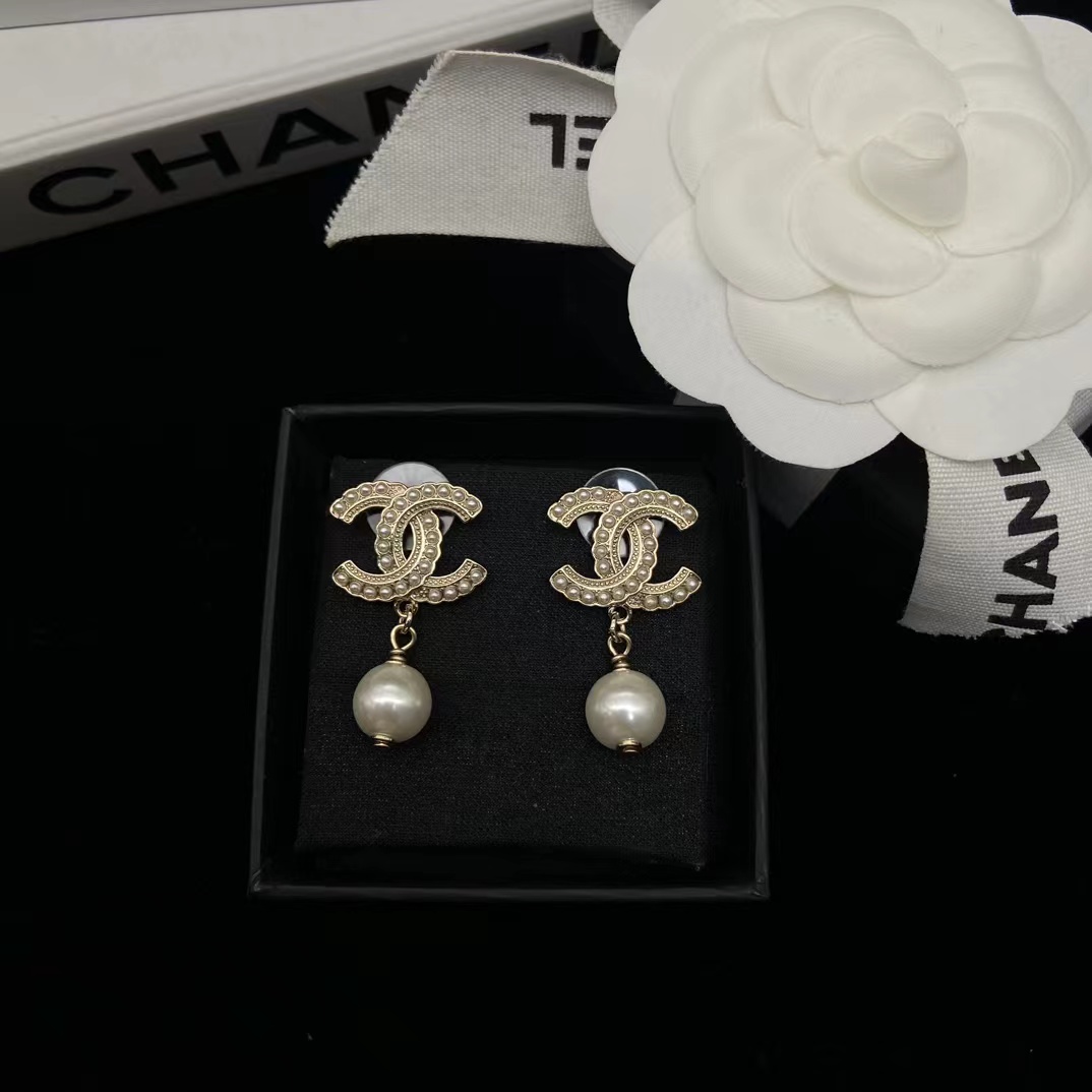Chanel Pearl Drop Earrings - Best Replica Jewelry™