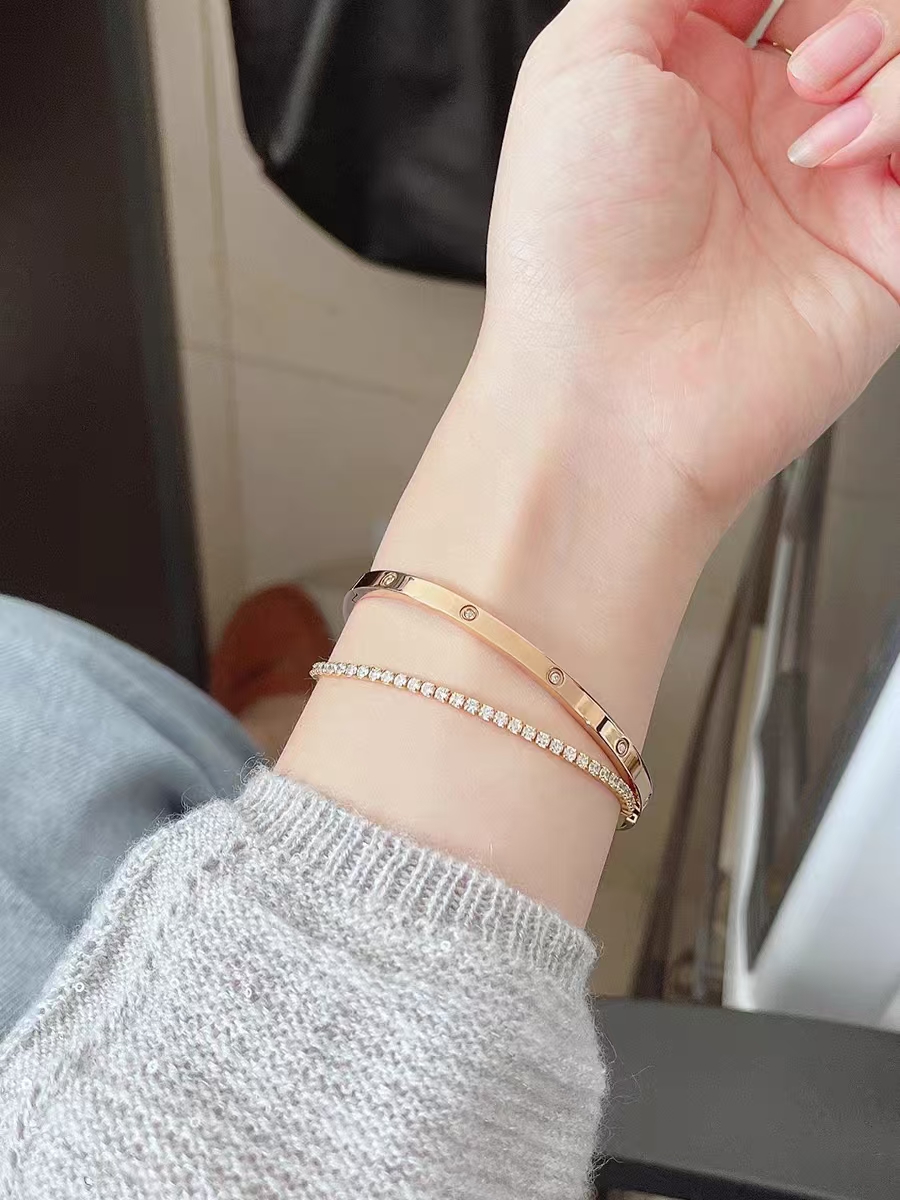 Cartier LOVE Bangle Bracelet - Best Replica Jewelry™